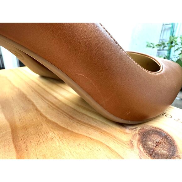 Michael Kors Milly Luggage Tan Leather Pointed Toe Flex Pumps Heels Size 9.5 - Picture 8 of 16